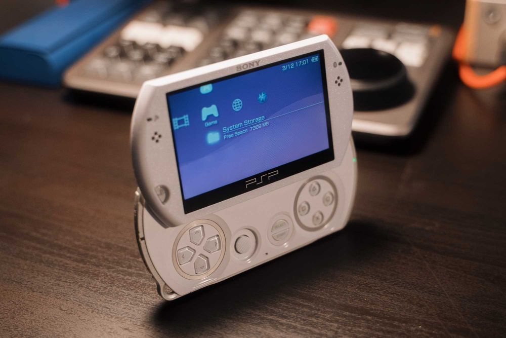 PSP Go Pearl White, 16gb modat