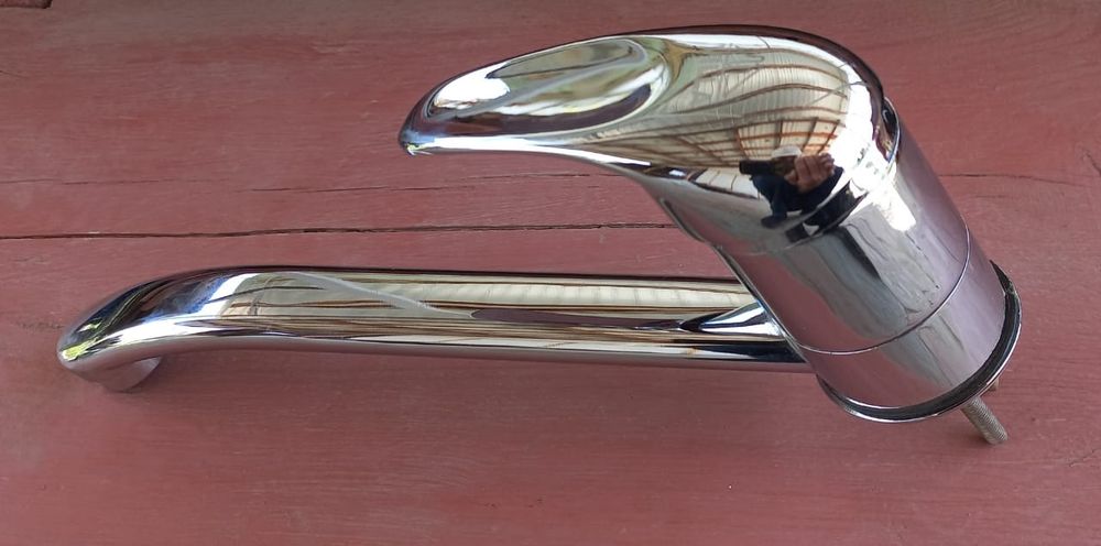 Раковина Смеситель Шланги