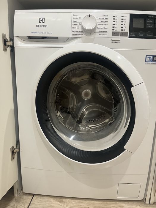 Продам стиральную машину Electrolux PerfectCare 600