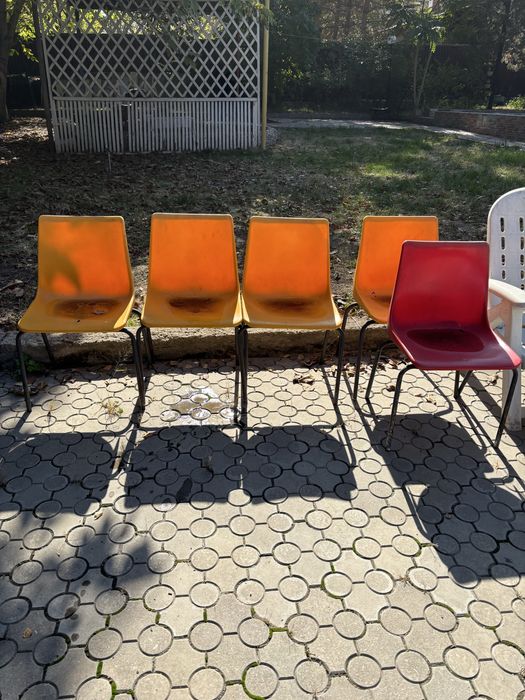 Продам стулья садовые