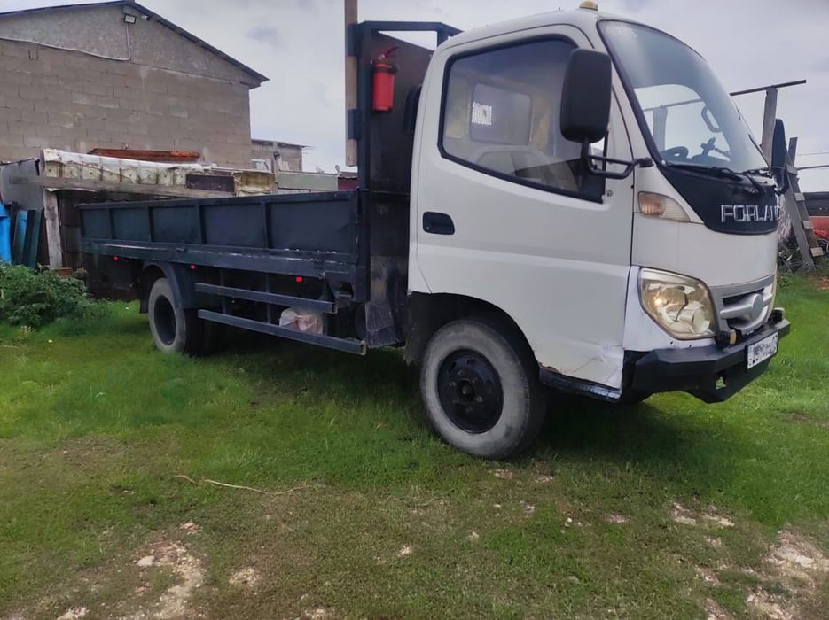 Продам бортовой грузовик