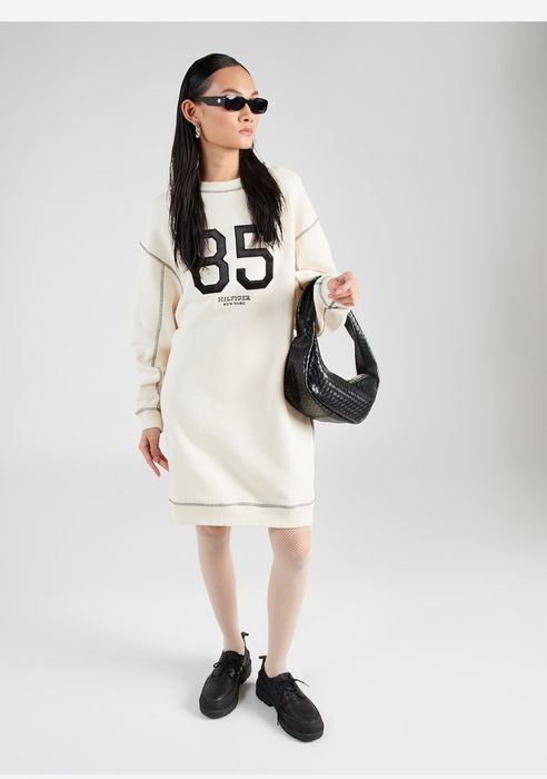 Нова рокля Tommy Hilfiger