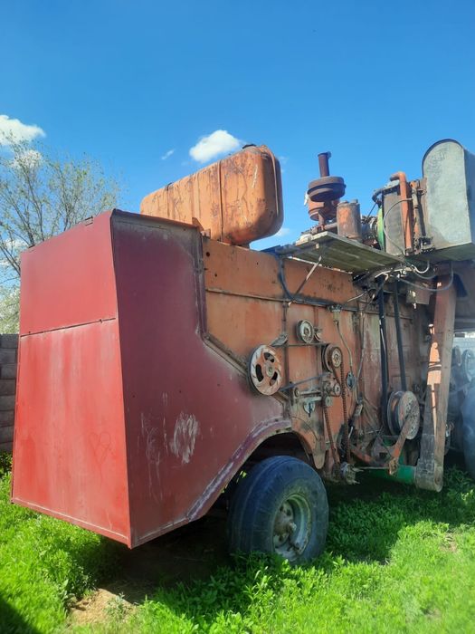 Комбайн Нива……………