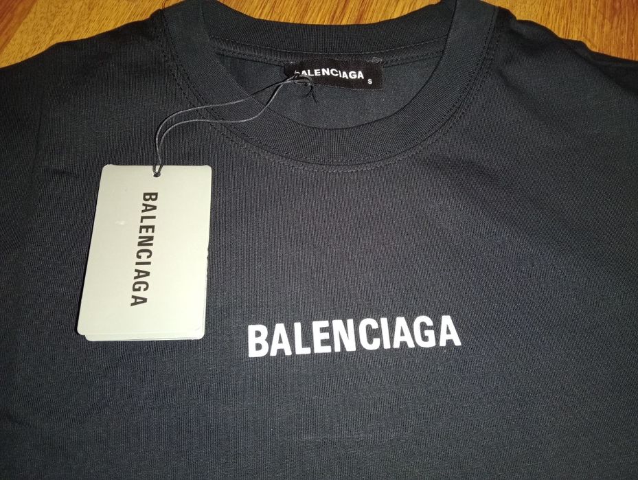 Trocou Balenciaga