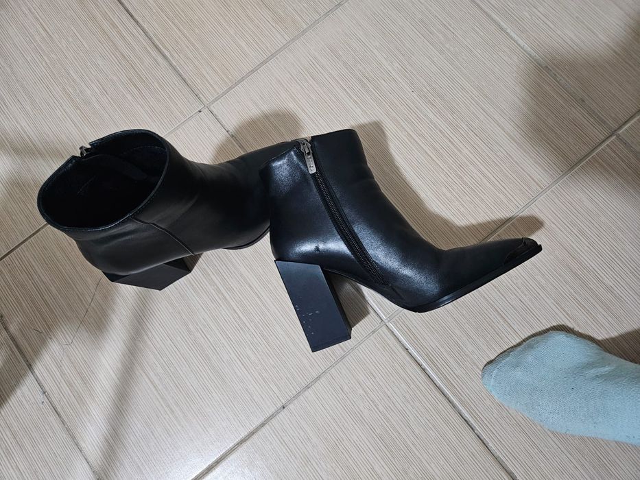Bună ziua! Vând ghete piele