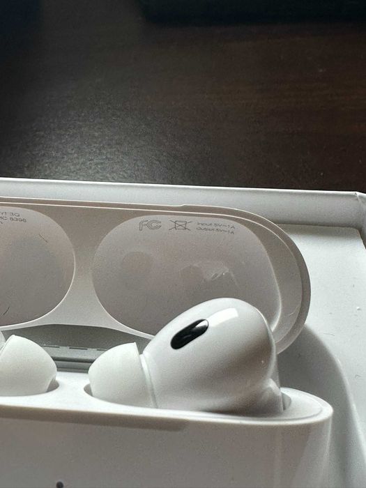Гаранционни Airpods Pro 2 Чисто Нови Документи от Istyle USB-C MagSafe
