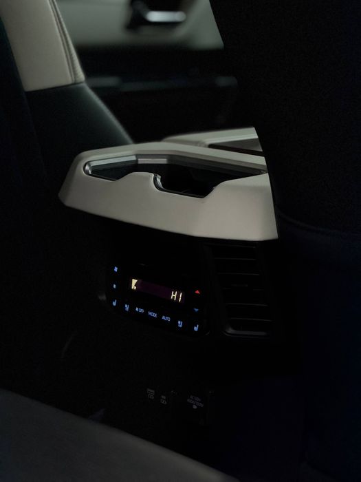 Toyota Sequoia Capstone