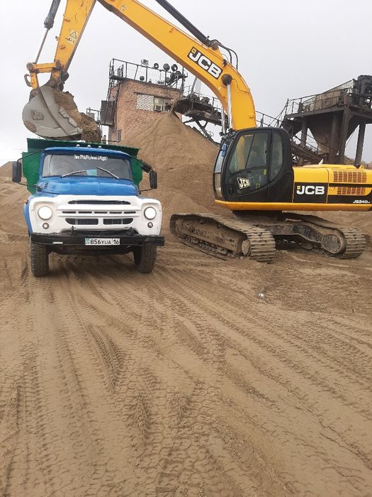 Гравий отсев песок глина отсев щебень. Навоз перегной . Опилки .дрова