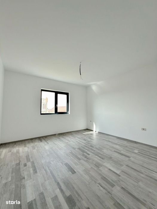 Casă cu 3 Camere | Lumina