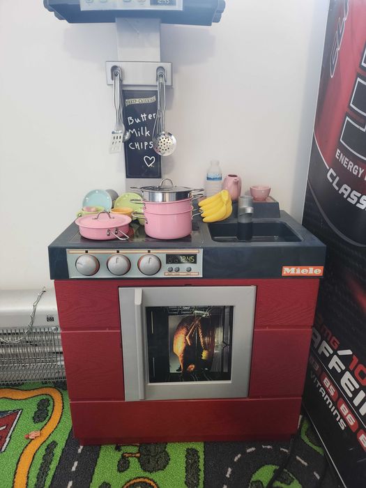 Детска Кухня с прибори и тигани