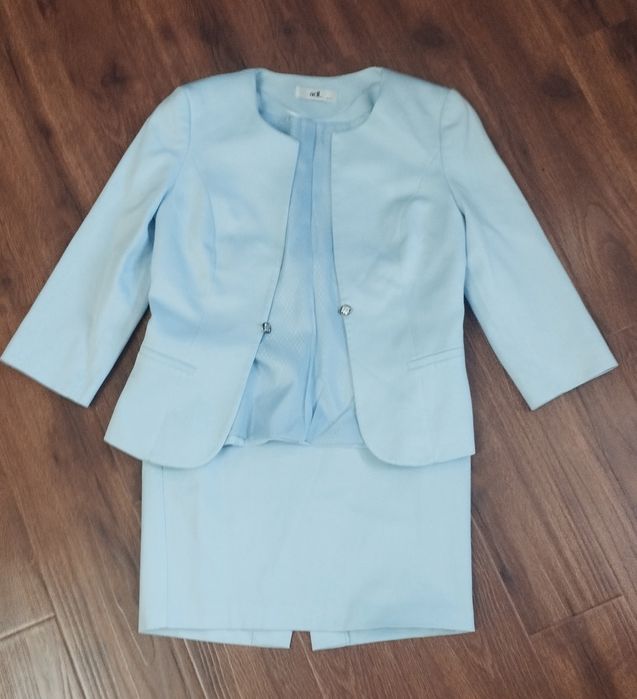 Костюм размер s как новый