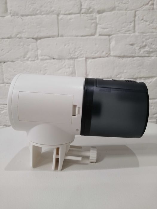 Автоматическая кормушка для аквариума