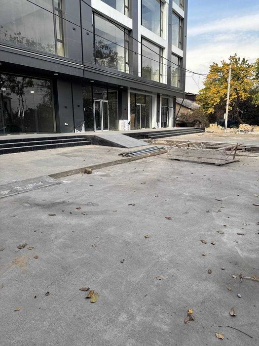 Сдаётся Отдельно стоящей здание 1200м2  Ориентир:Южный вокзал (N23)