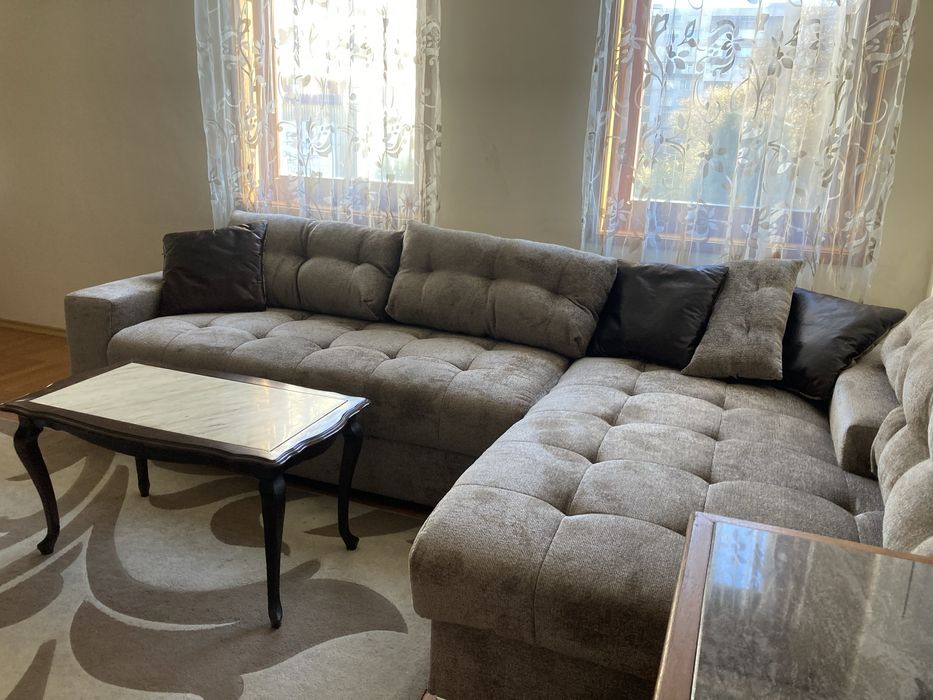 Дава се под наем Тристаен апартамент в Варна, Червен площад - 115 кв.м за 994.5 € - Снимка #2