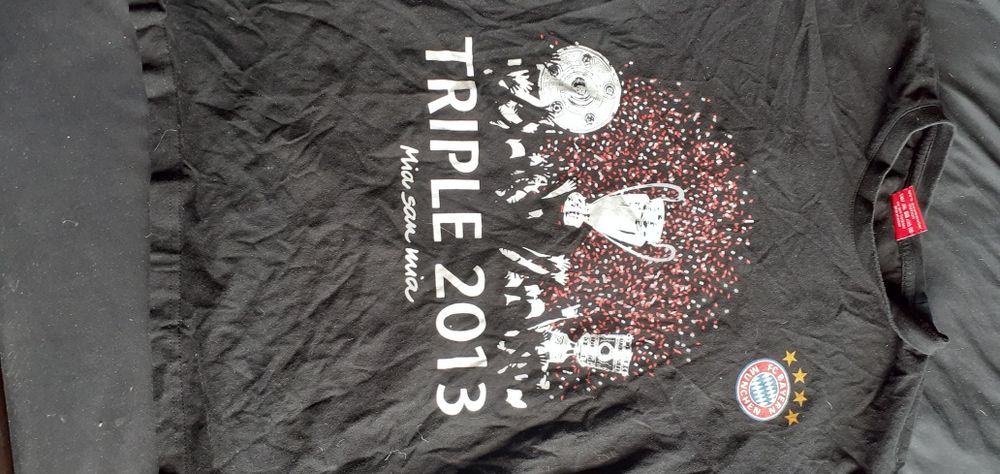 футболни тениски