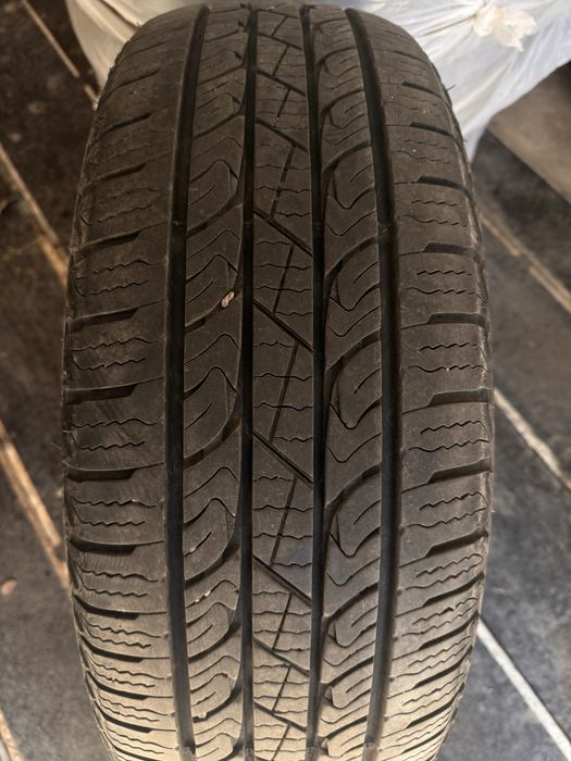 Продаю шины летние на 18
