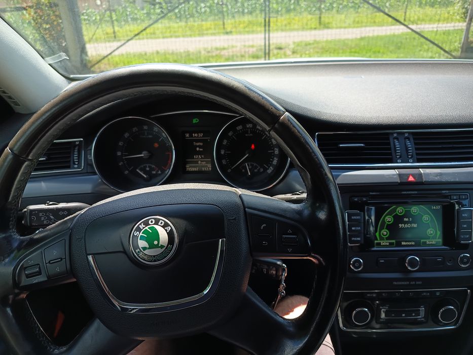 SKODA Superb 2011 — imagine 5