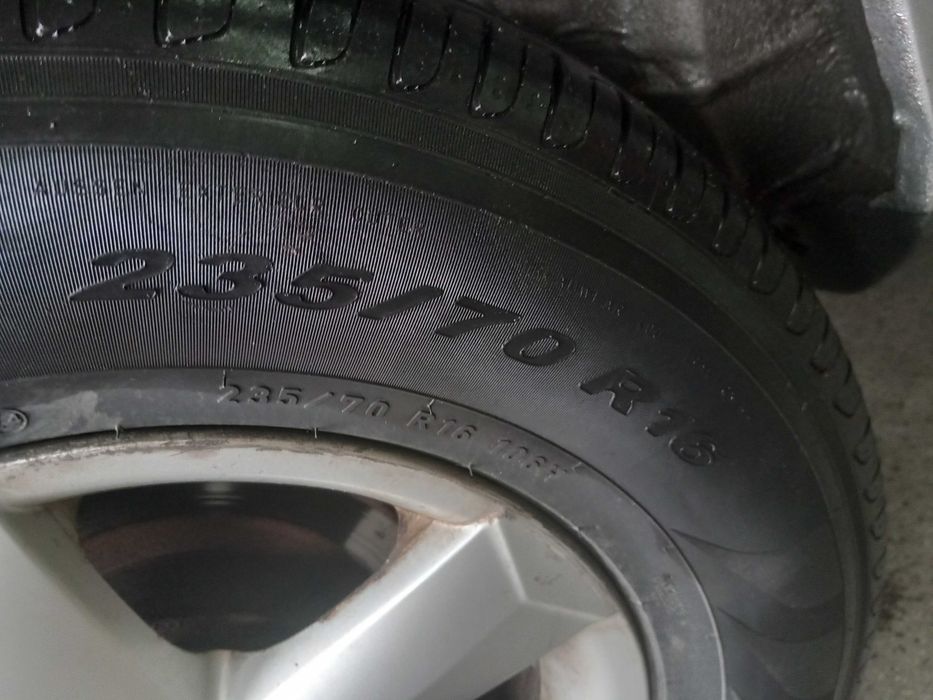 235/70 R16 Pirelli