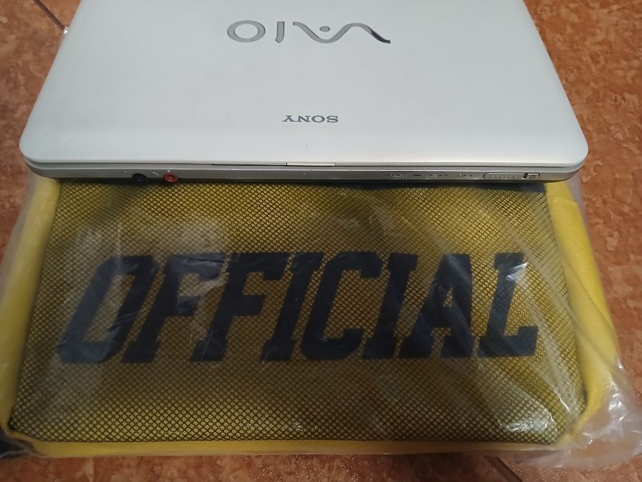 Assalom alekum Netbok sotiladi Sony 256gb xotira