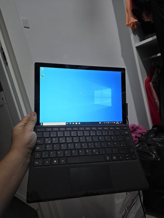 Vand tableta microsoft surface 4 1724 256GB