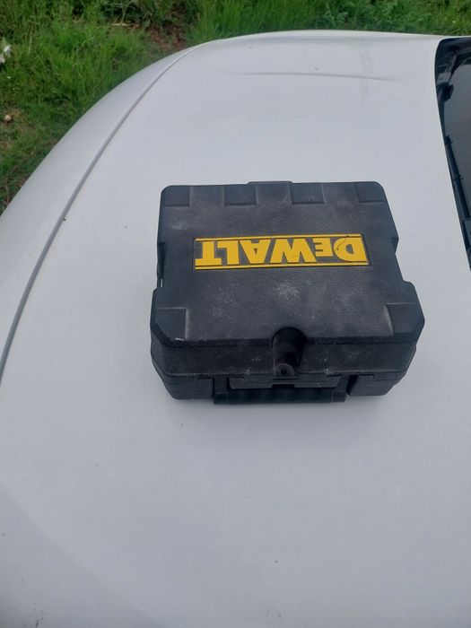 Лазарен нивелир Девалт