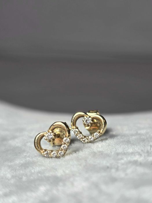 Cercei Aur Galben 14K Inimă cu Pietricele Strălucitoare | Eleganță Delicată