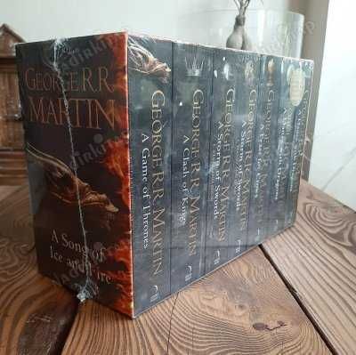 Книги A Game of Throne  - комплект 6 книги - чисто нови