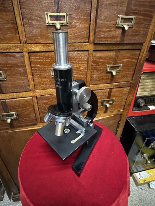 Microscop vechi 1940