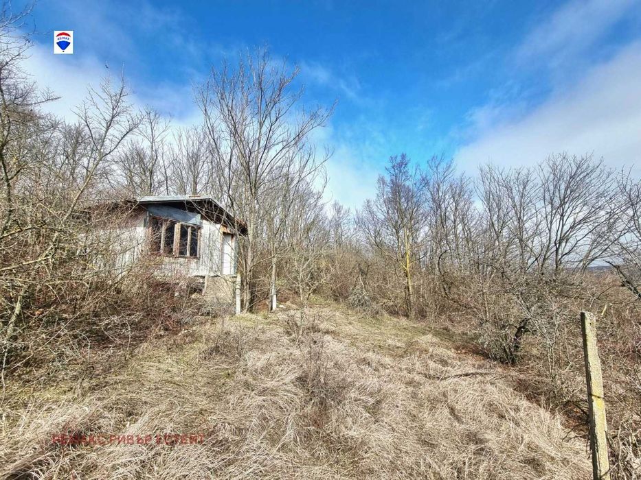 Вила с двор за продажба местност Дрибак, с. Николово