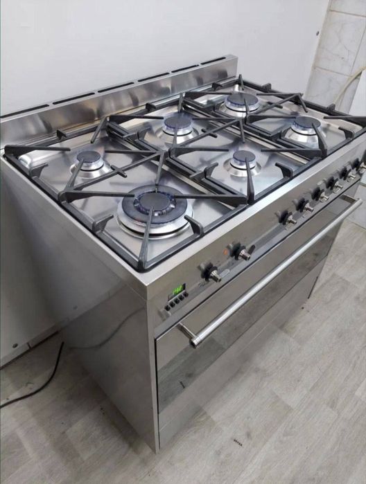 Продаём газ плиту