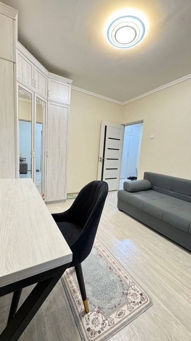 Продаётся 2х-комн квартира 2/3/4 кирпичный дом, 77 серия