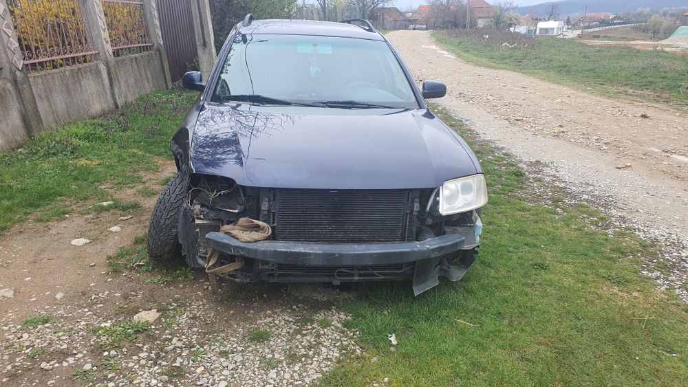 Vand\dezmembrez Passat B5.5 accidentat