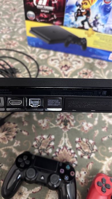 Продам ps4 slim 1tb