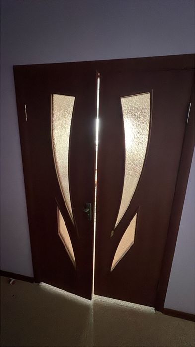 Двери б/у срочно продается!