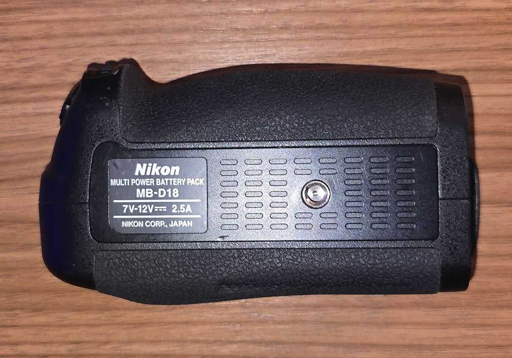 Nikon MB-D18 - grip baterie extra pentru D850