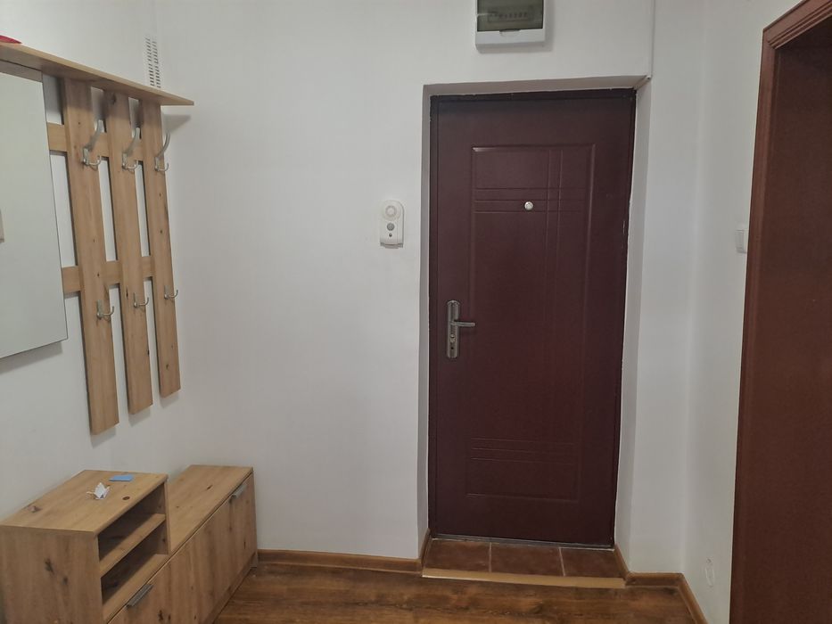 Inchiriez apartament