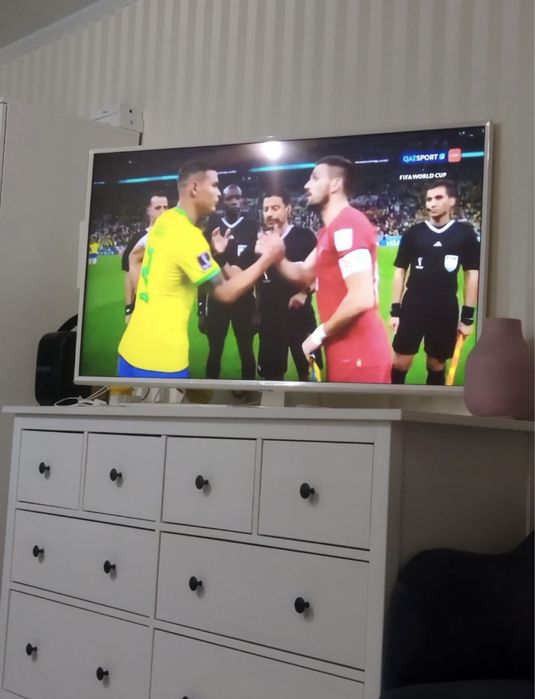 Продам телевизор в отличном состоянии белый