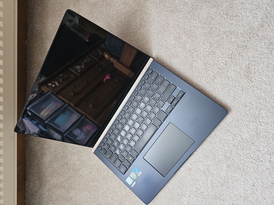 Asus  zenbook I7