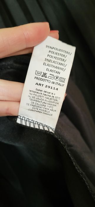 Fusta in pliuri catifelata