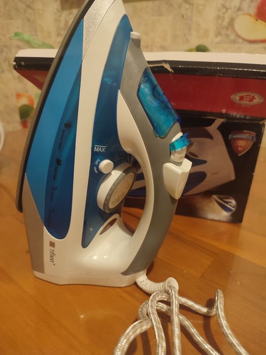 Продам новый утюг