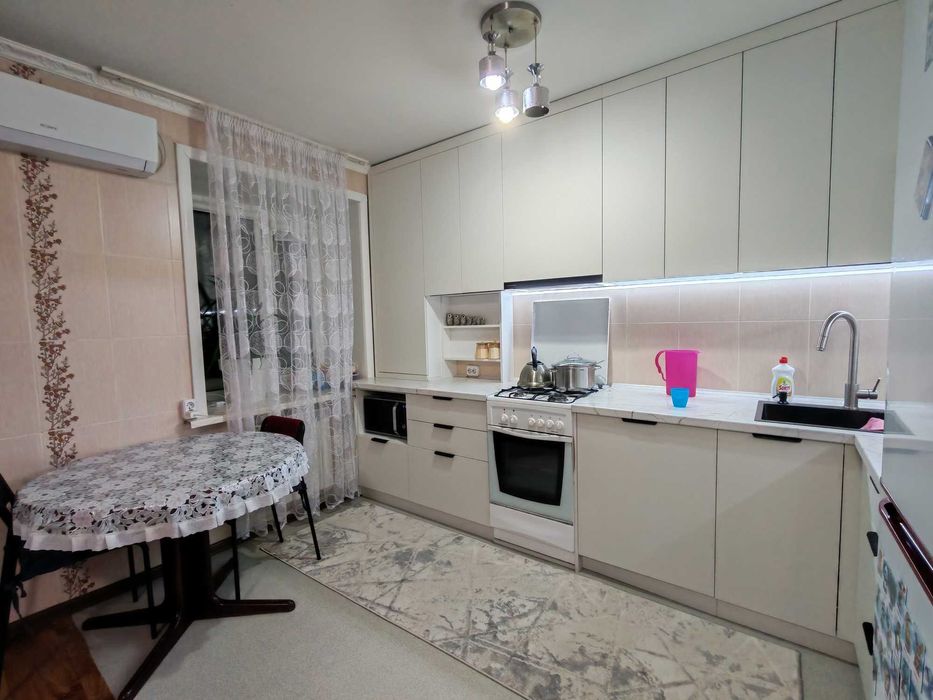 Продам 3 ком квартиру рн КЖБИ