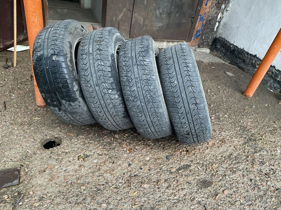 Продам комплект летних резин 215/65/16