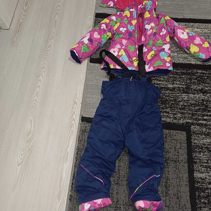 Vand compleu/ costum geaca  + pantaloni fetita