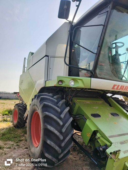 De vanzare combina de recoltat CLAAS Tucano 320