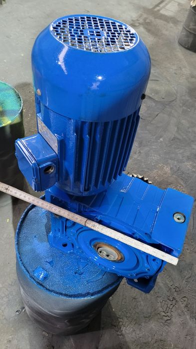 motor 1.5 kw cu reductor forta melcat turatie rotatii 16 rpm ture lant