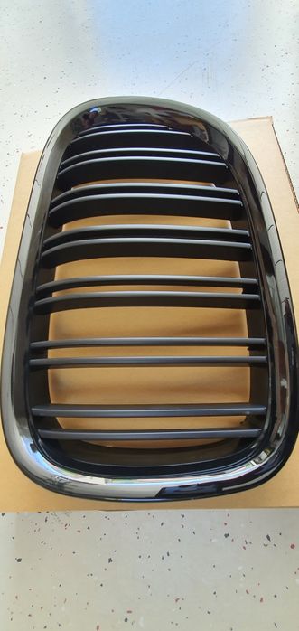 Grile duble BMW F01 F02 F04 (Hyb) FARA NIGHT VISION (negru lucios-mat)