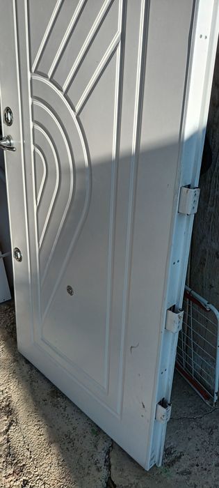 U Vând ușă metalica numai foaia,fara toc. ant