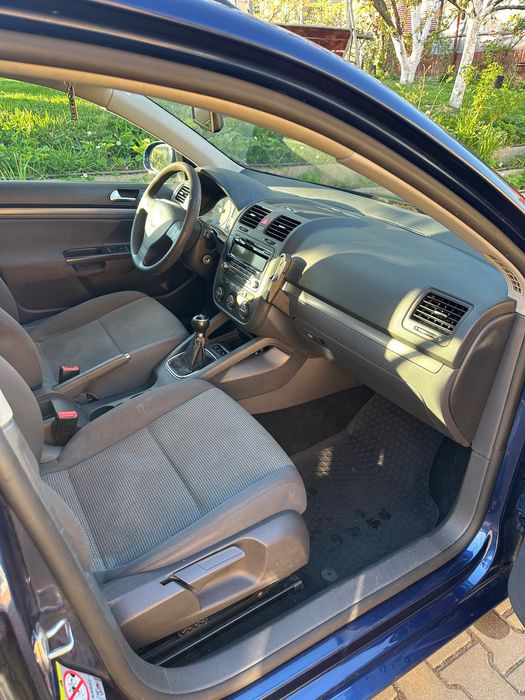 Vând auto WV Golf V , an FAB , 2009 , 1,9 D