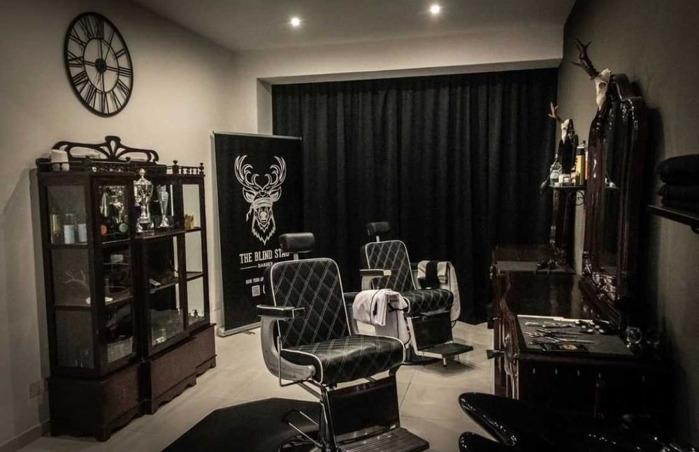 Бръснарски стол Karl - бърза доставка - наличен