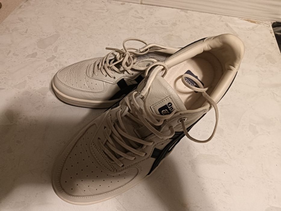 Продам кроссовки